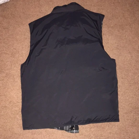 ⚡️✨Burberry Medium Black Check Reversible Puffer Vest✨⚡️ - Picture 6 of 8